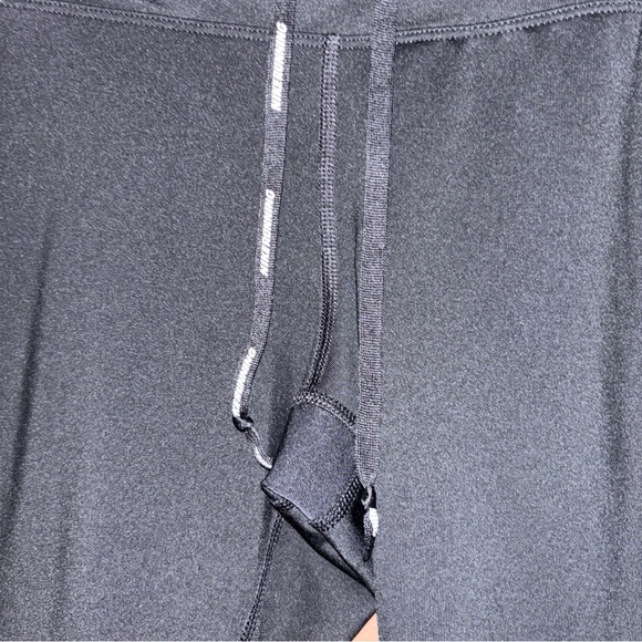 Nike Dri-Fit Women's Medium Black Capri Leggings Compression Work Out Gym Wear - Picture 6 of 10
